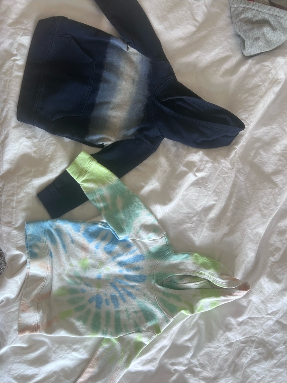 Old Navy Navy Ombre Hoodie & Old Navy Blue Green Tie-Dye Hoodie
